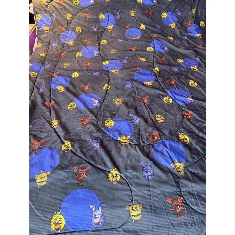 Five Nights at Freddy's Reversible Twin Comforter Bed 64x86